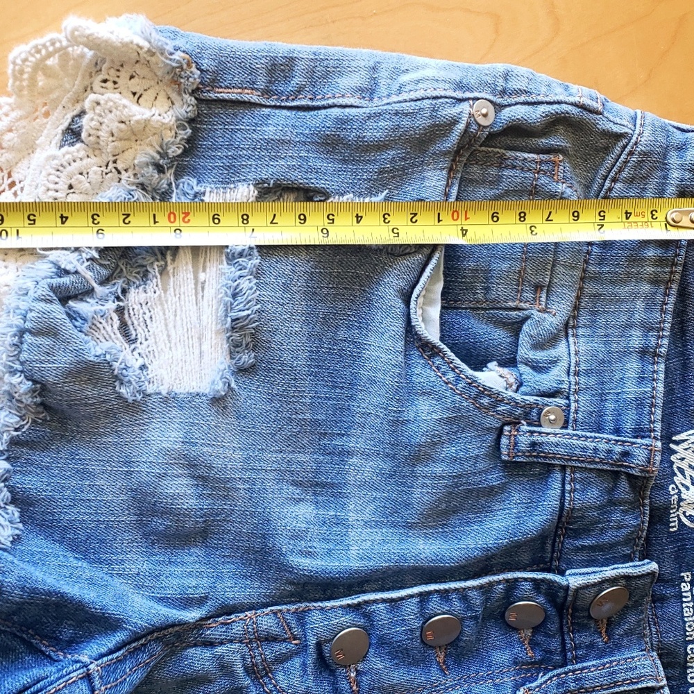 💕Distressed High Rise Shorts with Lace! - Picture 7 of 7
